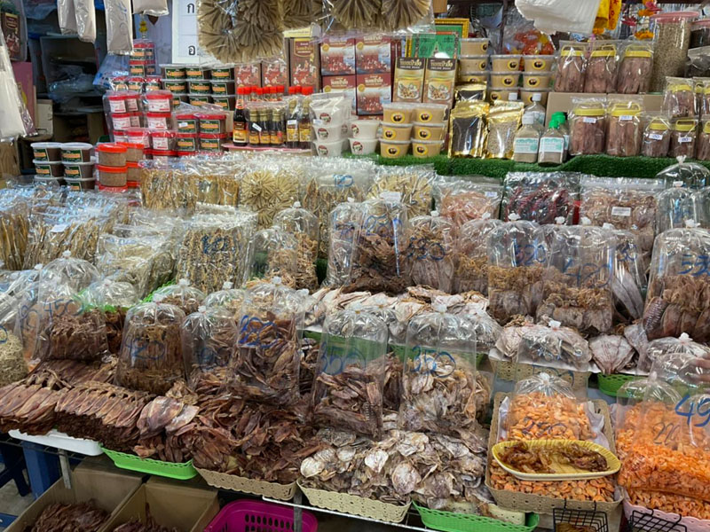 ที่ท่องเที่ยวตลาดอาหารทะเลบ้านเพ ( Ban Phe Seafood Market ) ตำบลเพ อำเภอเมือง | ระยอง 1760243002Sayhithailand02.jpg