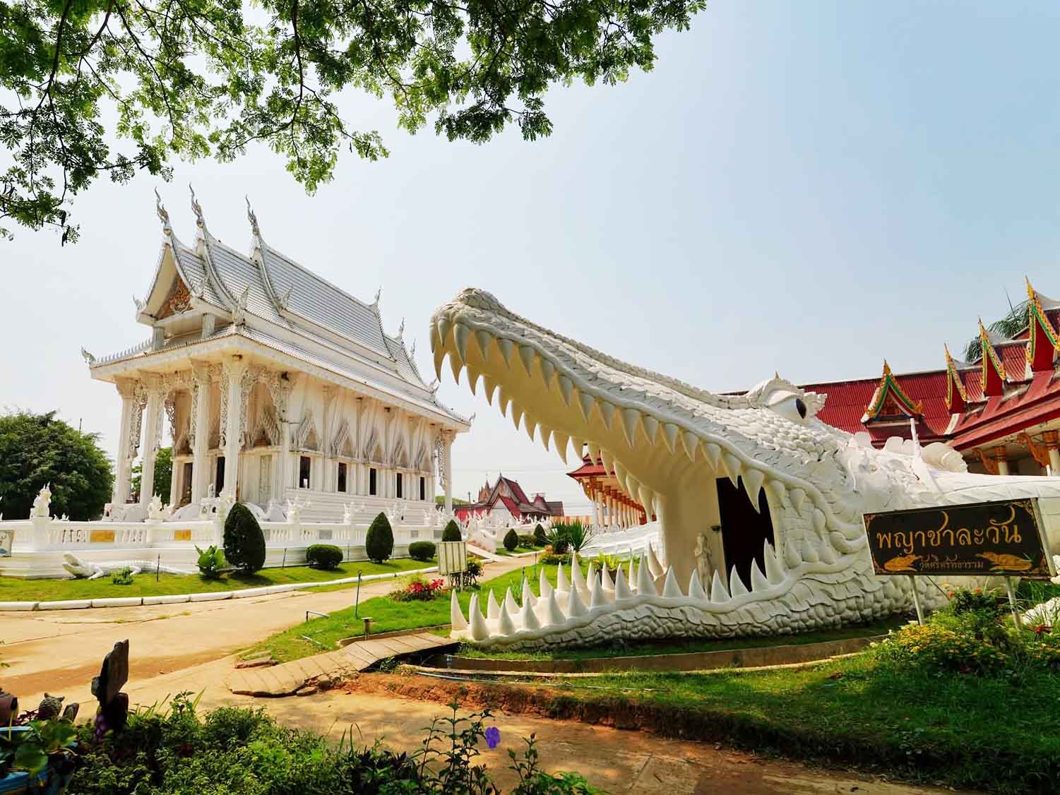 Wat Si Sattharam , Kamphaeng Din Subdistrict | Phichit Province
