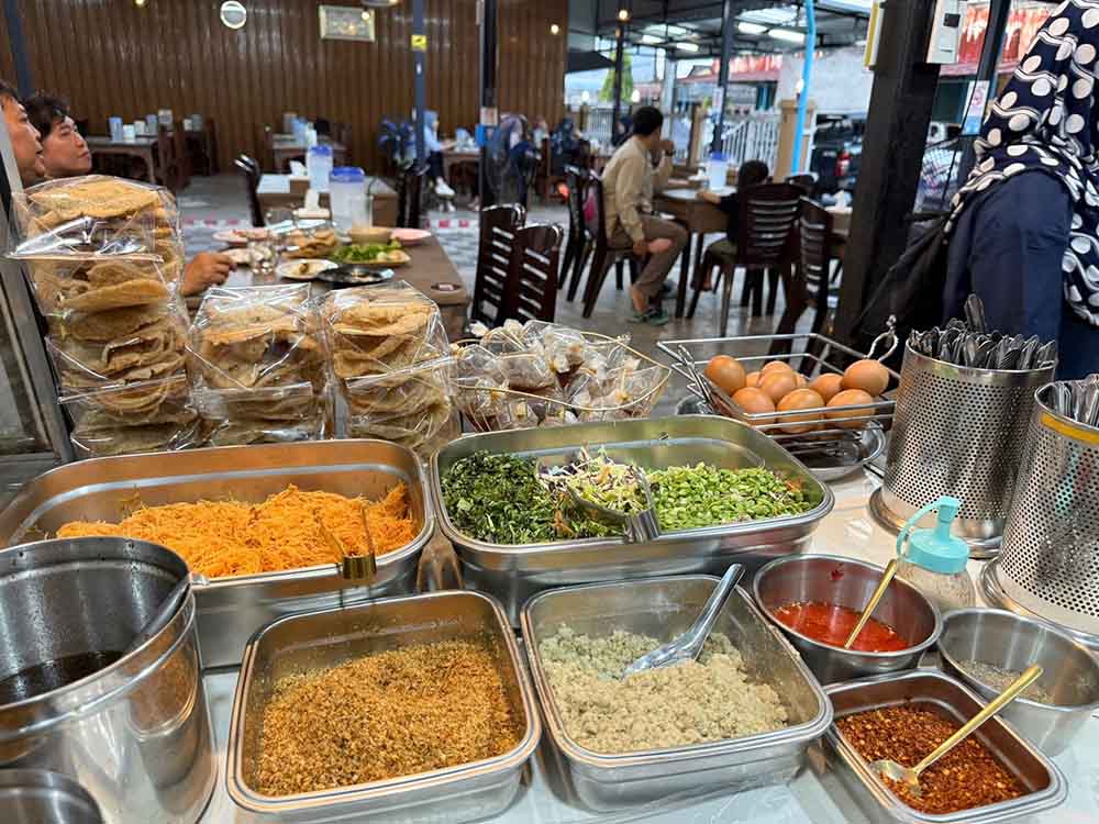 Roti Garage (Soi Kanchana 1) | Yala