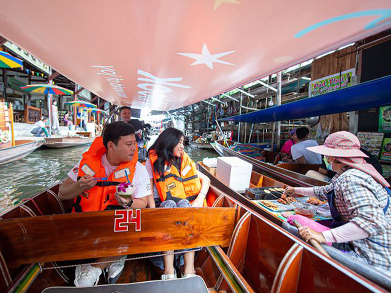 Boat Trip at Amphawa floating market | Samut Songkhram Province 1695133112Thailand01.jpg