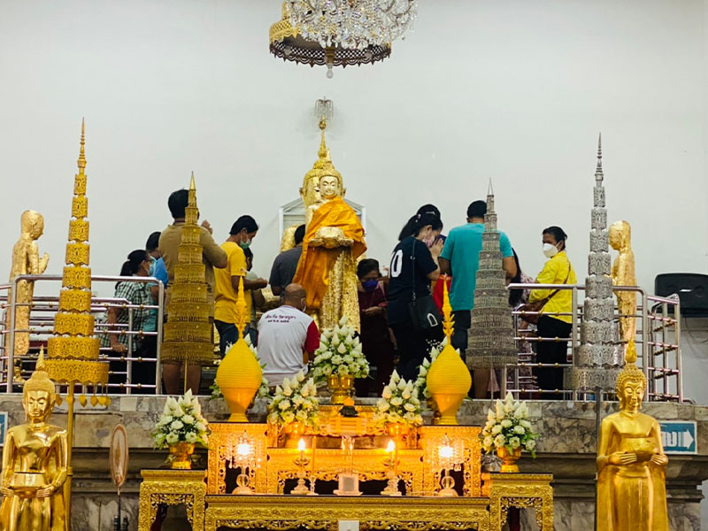 Luang Pho Ban Laem (หลวงพ่อบ้านแหลม) Rom Hub Market, Mae Klong | Samut Songkhram 1695133949Thailand01.jpg