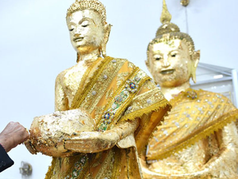 Luang Pho Ban Laem (หลวงพ่อบ้านแหลม) Rom Hub Market, Mae Klong | Samut Songkhram 1695133949Thailand02.jpg