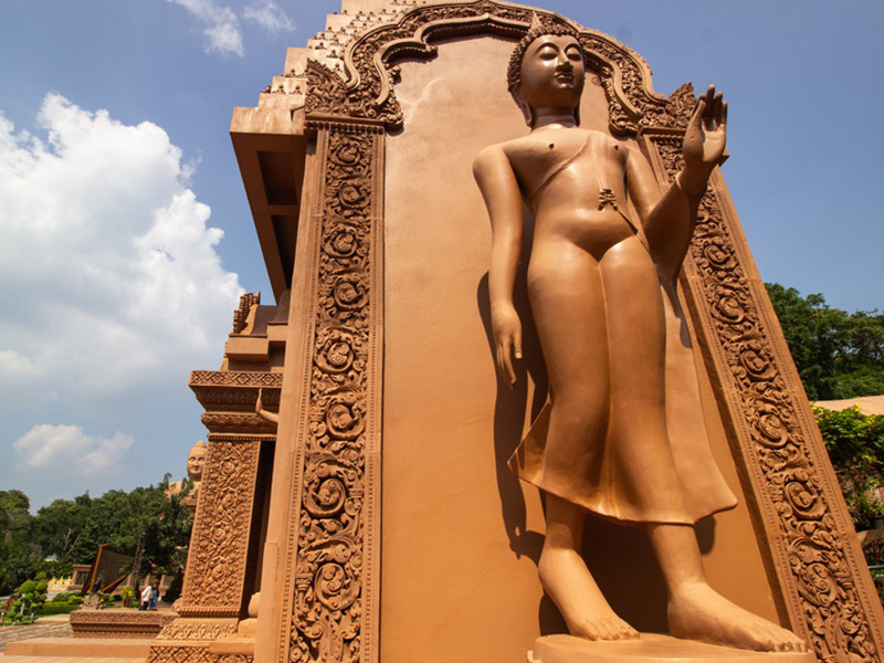 Tham Phu Wa Temple (วัดถ้ำพุหว้า) Kanchanaburi 1696739791Thailand01.jpg