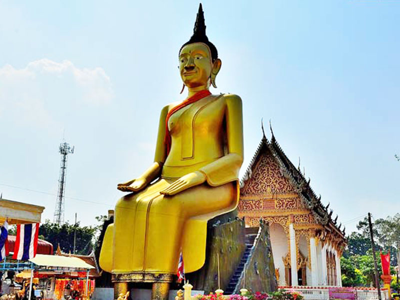 Wat Si Roi temple (วัดสี่ร้อย) Ang Thong 1701615867Thailand01.jpg