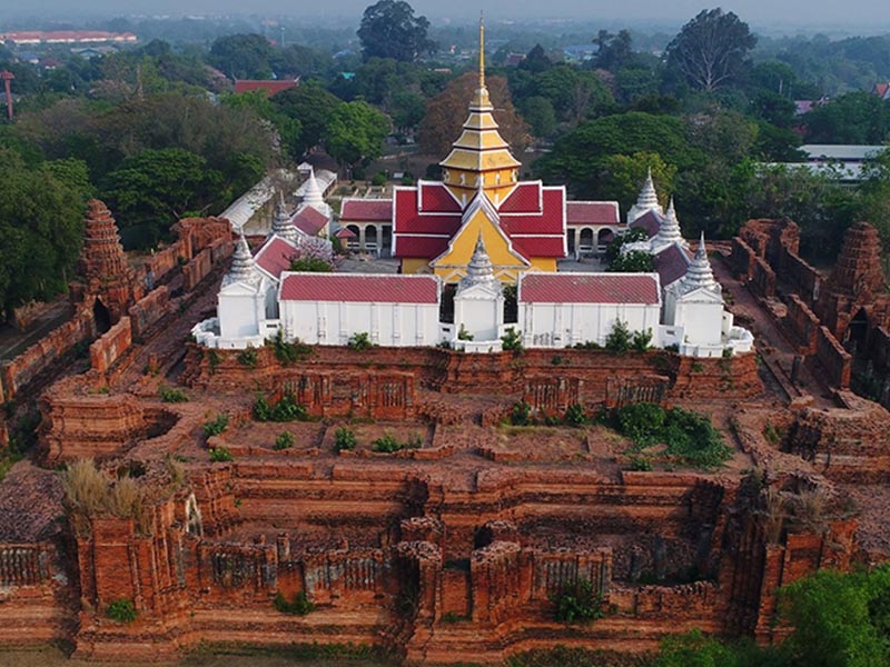 Travel in Prasat Nakhon Luang (ปราสาทนครหลวง) Ayutthaya 1702220476Thailand01.jpg