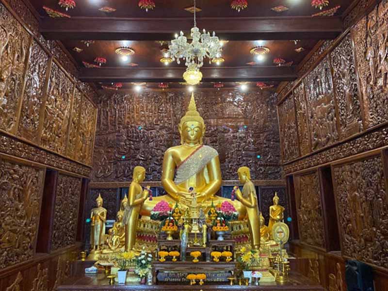 Wat Bot temple ( วัดโบสถ์ ) Samut Songkhram 1702394071Thailand01.jpg