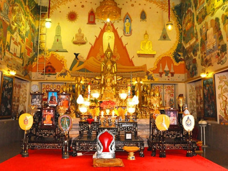 วัดอินทราวาส บางขุนพรหม Wat Intharawihan Phra Wihan Luang Bangkok (Bang Khun Phrom) กรุงเทพ 1731419942Sayhithailand02.jpg