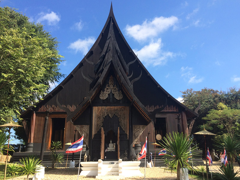 พาเที่ยว พิพิธภัณฑ์บ้านดำ (Baan Dam Museum) ที่สร้างโดยถวัลย์ ดัชนี ศิลปินชาวไทย เชียงราย 1731732798Sayhithailand01.jpg