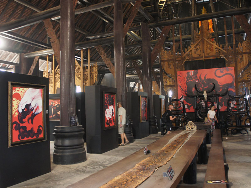 พาเที่ยว พิพิธภัณฑ์บ้านดำ (Baan Dam Museum) ที่สร้างโดยถวัลย์ ดัชนี ศิลปินชาวไทย เชียงราย 1732457202Sayhithailand02.jpg