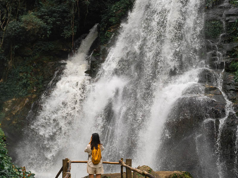 น้ำตกผาดอกเสี้ยว Pha Dok Siew Waterfall ที่ ดอยอินทนนท์ เชียงใหม่ 1733646579Sayhithailand01.jpg