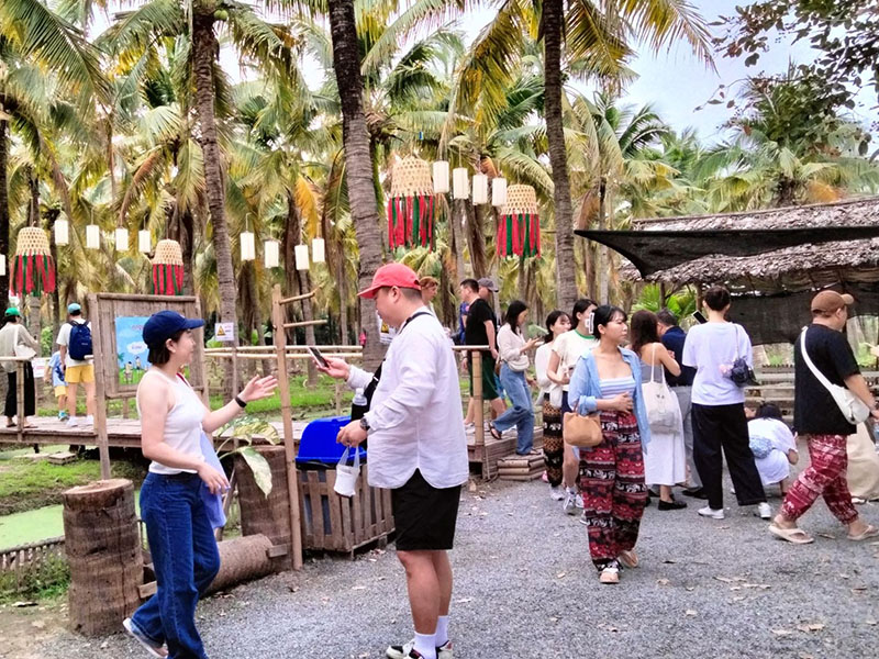 พาเที่ยวตลาด Coconut Market @ ChiangMai | เชียงใหม่ 1734451311Sayhithailand01.jpg
