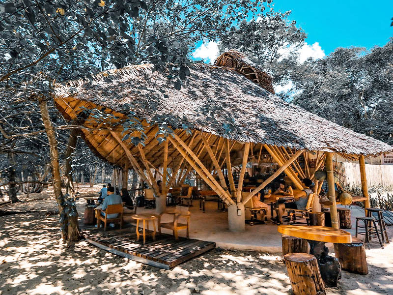 คาเฟ่กระบี่ ริมทะเล Aqua Beach Club Restaurant | กระบี่ 1734791310Sayhithailand01.jpg