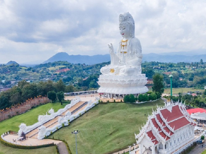 พาเที่ยววัดห้วยปลากั้ง ( Wat Huay Pla Kang ) สักการะเจ้าแม่กวนอิม เพื่อความสิริมงคล จ.เชียงราย 1738771529Sayhithailand02.jpg