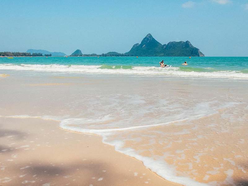 เที่ยวอ่าวมะนาว ( Ao Manao beach ) ประจวบคีรีขันธ์ ชายหาดสวย 1740755226Sayhithailand03.jpg