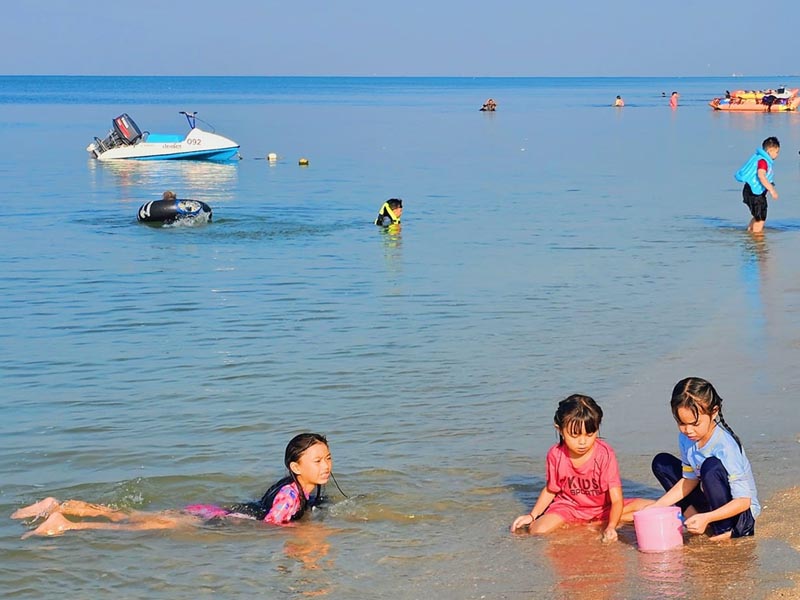 พาเที่ยว หาดบางแสน (Bangsaen Beach ) แสนสุข | ชลบุรี 1741872023Sayhithailand02.jpg