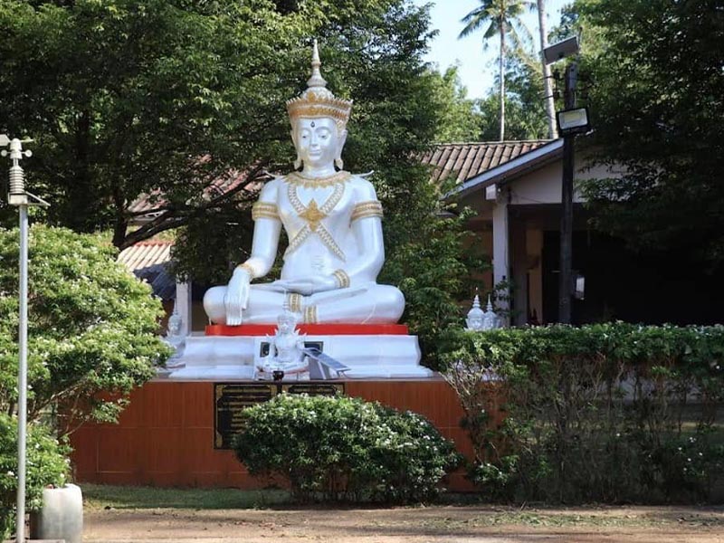 วัดคลองนนทรี ( Khlong Nonsi Temple ) เกาะช้าง ตามหาต้นสีระมัน(ต้นลิ้นจี่ป่า) อายุ 200 ปี | ตราด 1742113355Sayhithailand01.jpg