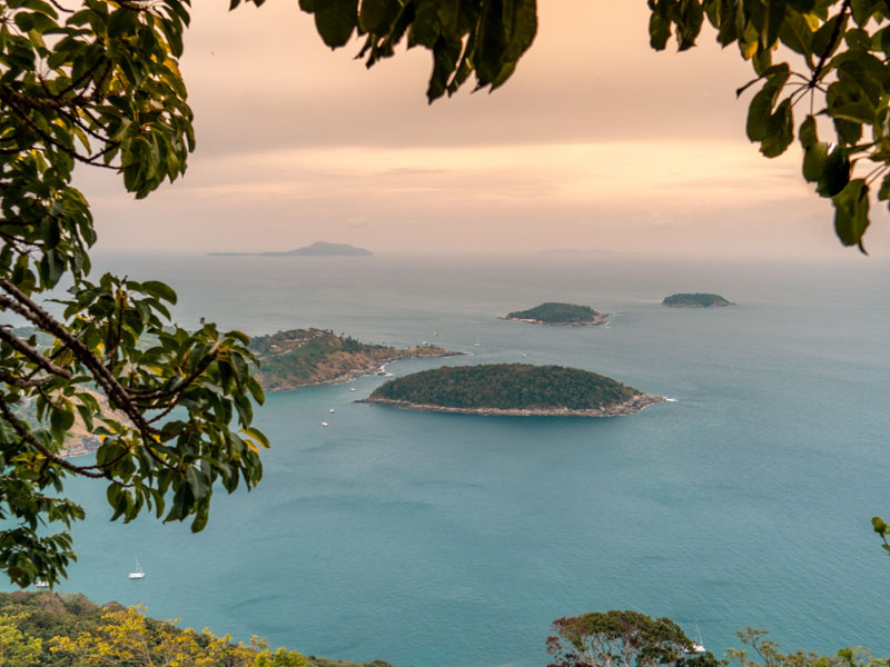 จุดชมวิว ผาหินดำ (Black Rock Viewpoint ) ต.กะรน | เมืองภูเก็ต 1742635917Sayhithailand01.jpg