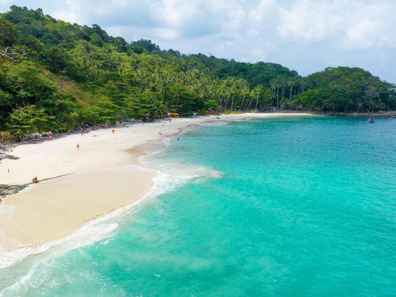 หาดฟรีดอม ( Freedom Beach ) เป็นหาดที่สวยที่สุดของทะเลภูเก็ต 1742703662Sayhithailand01.jpg