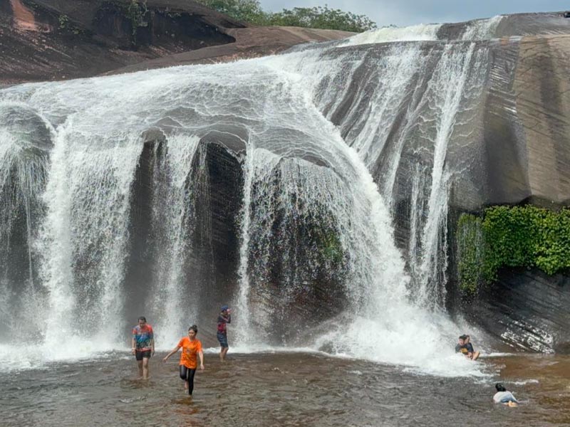 พาเที่ยวน้ำตกถ้ำพระ ( Tham Phra Waterfall ) อำเภอเซกา | บึงกาฬ 1743690948Sayhithailand02.jpg