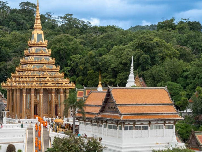 ที่ท่องเที่ยววัดพระพุทธบาท ( Wat Phra Phutthabat Temple ) | สระบุรี 1744033121Sayhithailand01.jpg