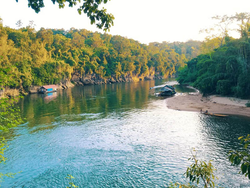 พาเที่ยวน้ำตกไทรโยคใหญ่ (Sai Yok Yai Waterfall, Kanchanaburi Province ) | จังหวัดกาญจนบุรี 1744380005Sayhithailand01.jpg