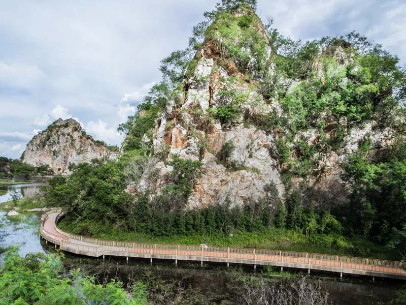 พาเที่ยว อุทยานหินเขางู (Khao Ngu Stone Park) อำเภอโพธาราม | จังหวัดราชบุรี 1744871100Sayhithailand01.jpg