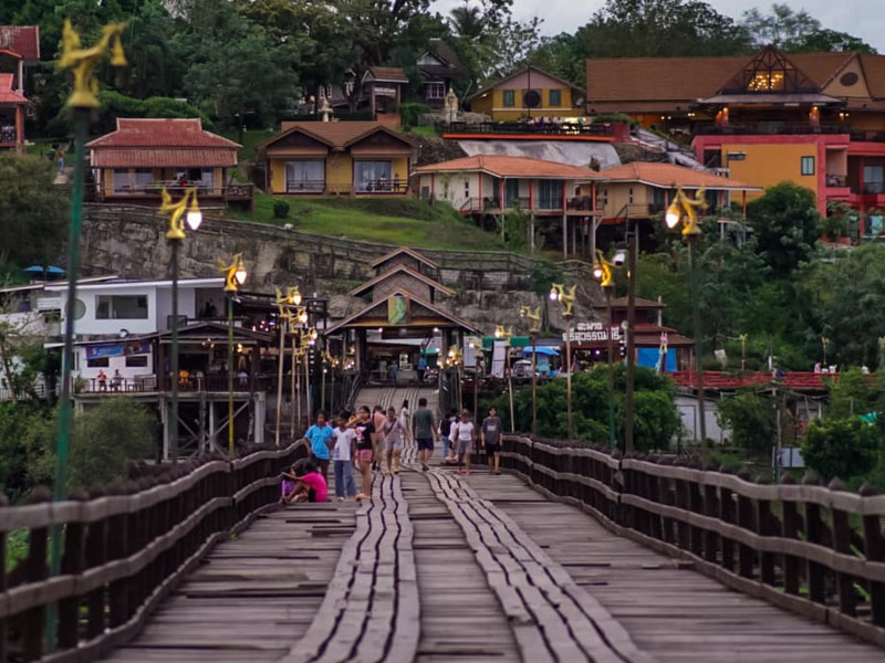 สถานที่ท่องเที่ยว สะพานมอญ (Mon Bridge สะพานอุตตมานุสรณ์) | กาญจนบุรี 1745073614Sayhithailand01.jpg