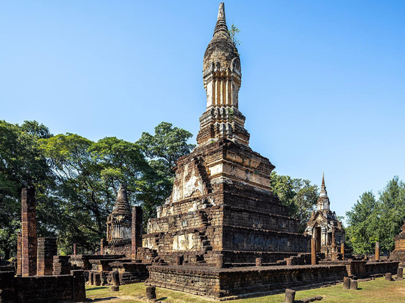 มรดกล้ำค่าแห่งศรีสัชนาลัย วัดเจดีย์เจ็ดแถว ( Wat Chedi Chet Thaeo ) |สุโขทัย 1745149204Sayhithailand01.jpg