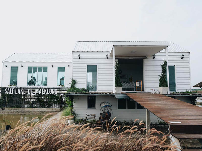 ซอลท์ เลค เดอ แม่กลอง ( Salt Lake De Maeklong ) | สมุทรสงคราม 1745937059Sayhithailand01.jpg
