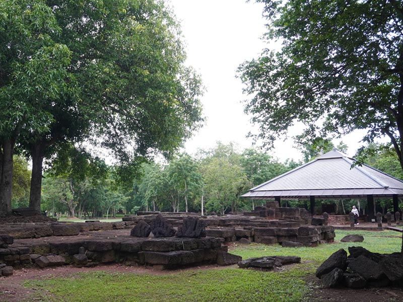 โบราณสถานเมืองศรีมโหสถ (Si Mahosot Ancient Monument) | จังหวัดปราจีนบุรี 1750173674Sayhithailand01.jpg