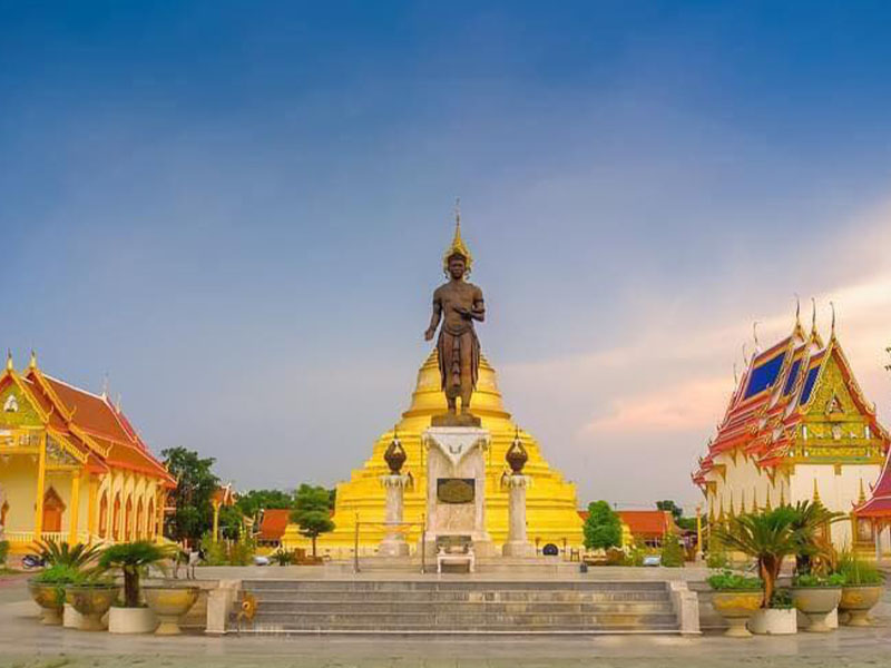 วัดพระบรมธาตุนครชุม ( Wat Phra Borommathat Nakhon Chum ) |กำแพงเพชร 1753668337Sayhithailand01.jpg