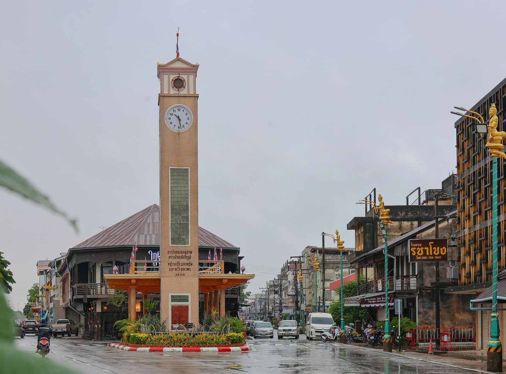 The Thai-Vietnamese Memorial Clock Tower |  Nakhon Phanom 
