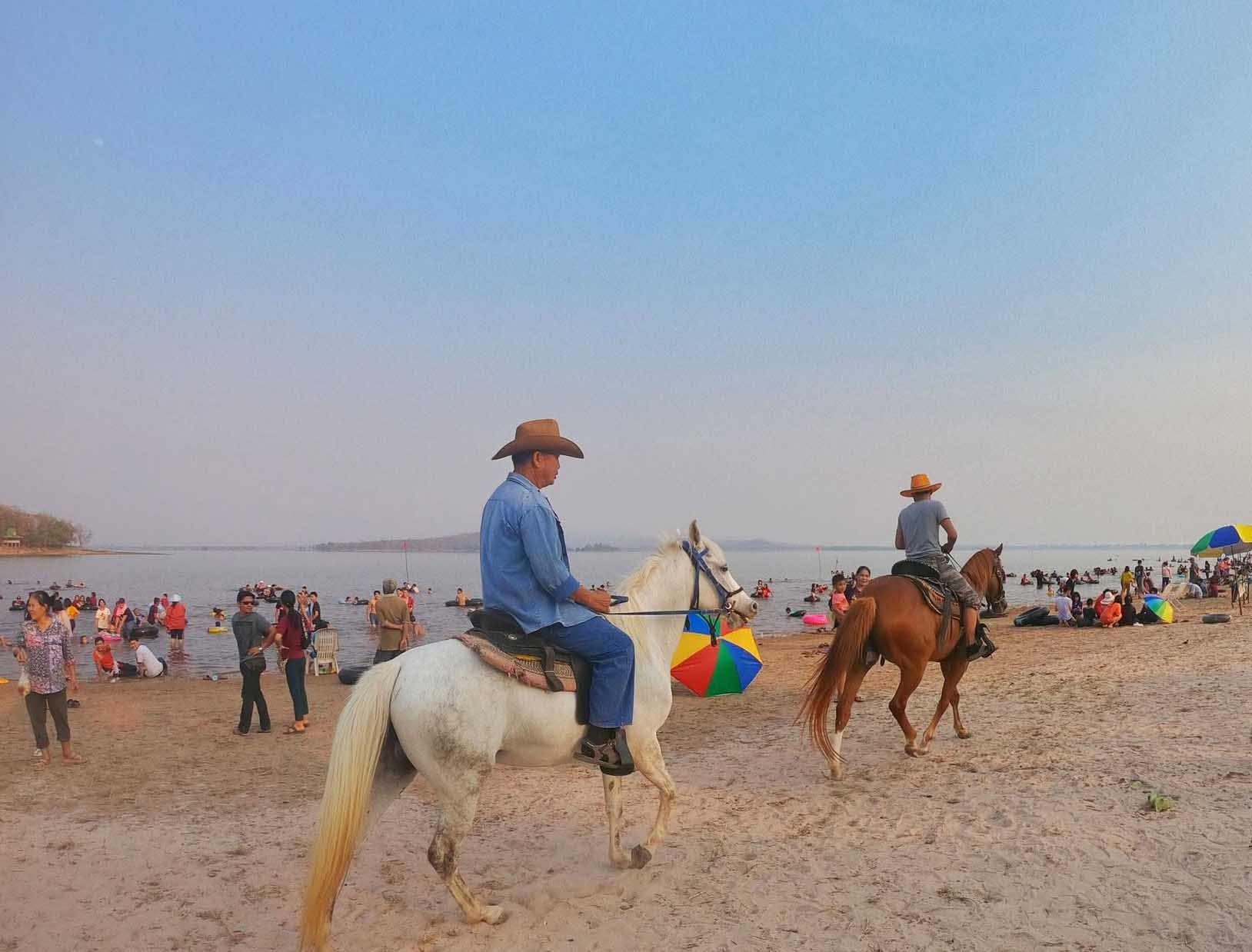 Suan Hin Beach, Ban Dong Kham Pho | Sakon Nakhon