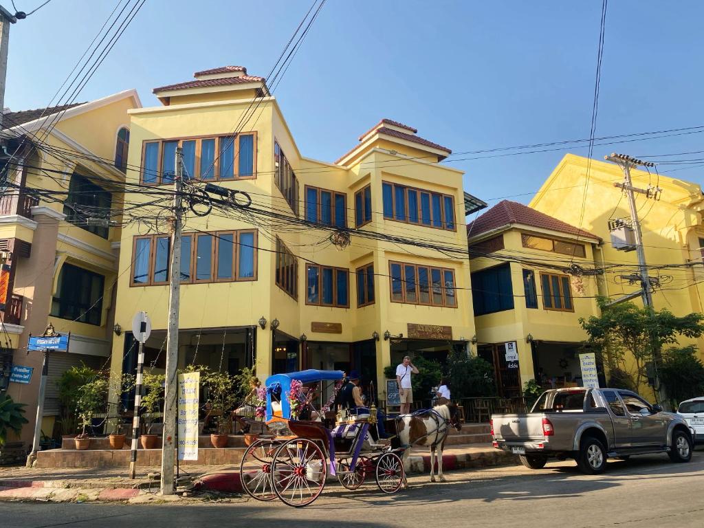 Ban Mae Boonthong Hotel | Lampang
