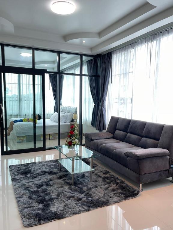 Serviced Apartment in the City Center Near Tourist Attractions | Lampang