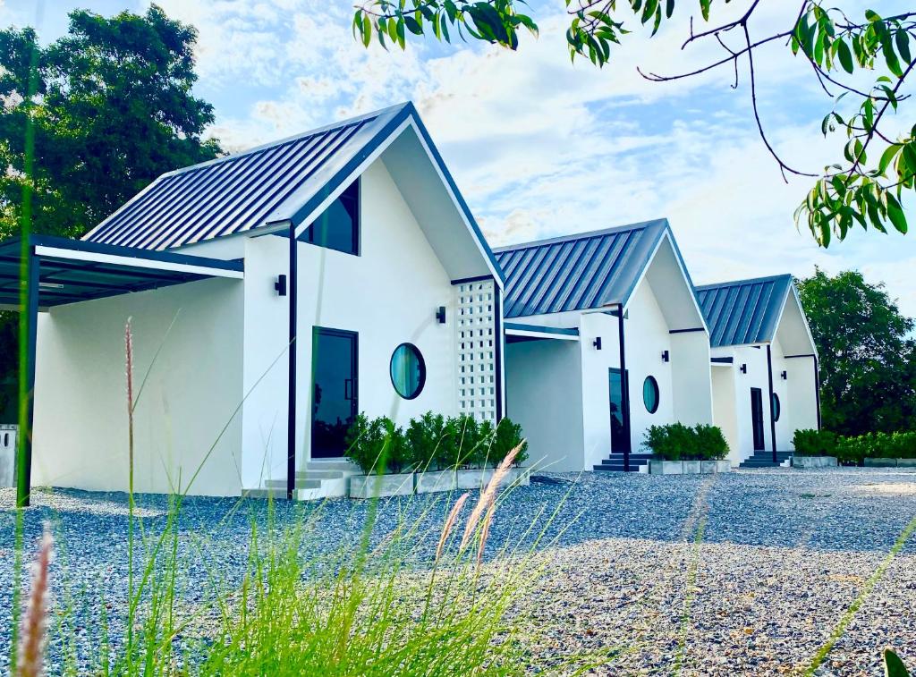 Homestay Suksumran Resort | Sing Buri 