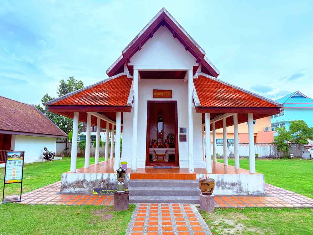 Ho Phra Isuan and Ho Phra Narai | Nakhon Si Thammarat